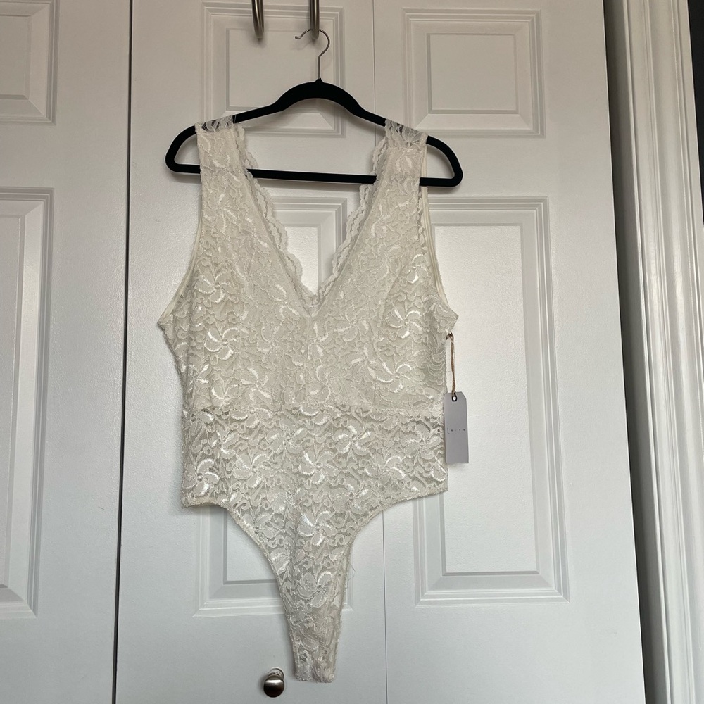 Leith Lace Bodysuit in Cream